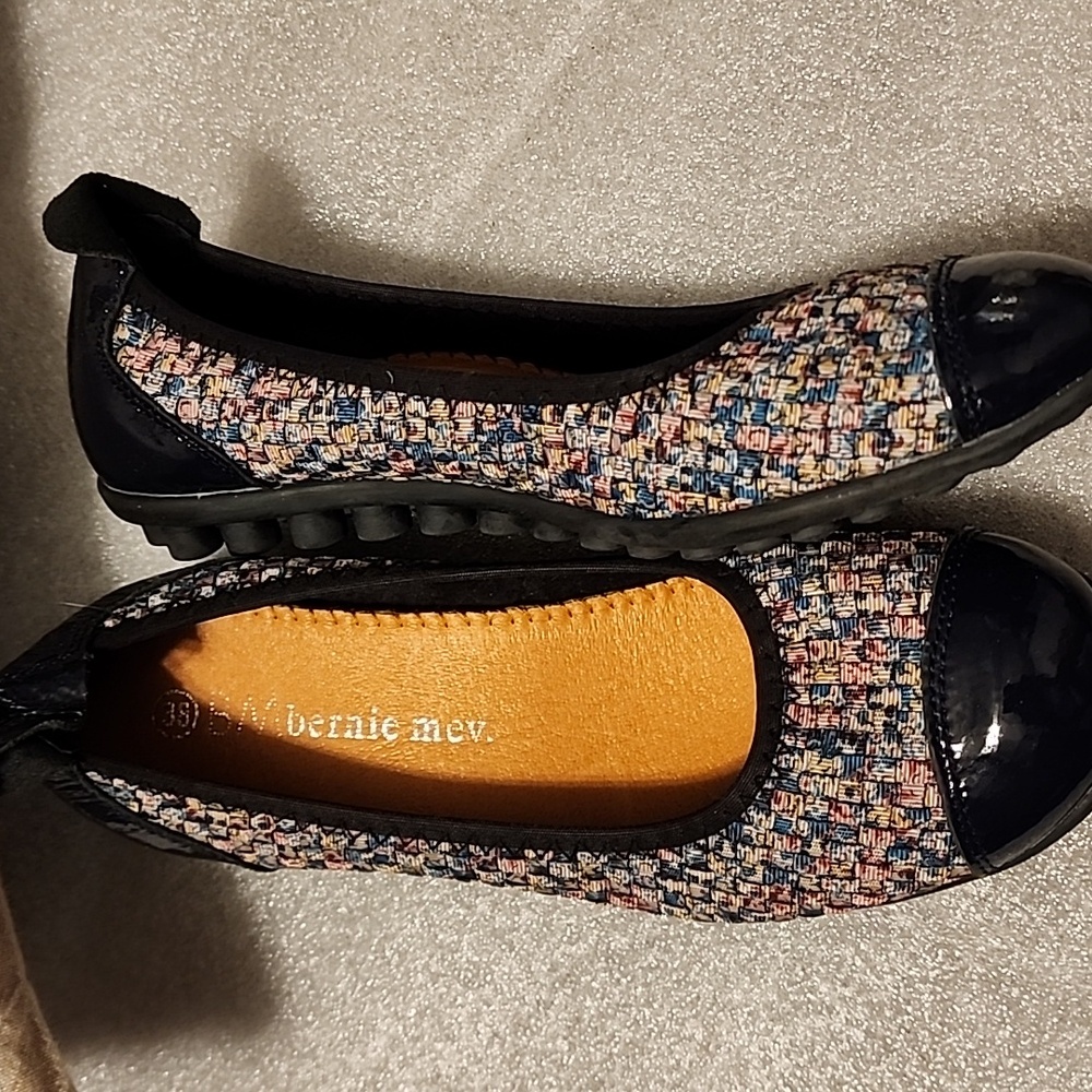 bernie mev. Women's Navy and Multicolor Ballet Flats size 8 EU 38 Like New